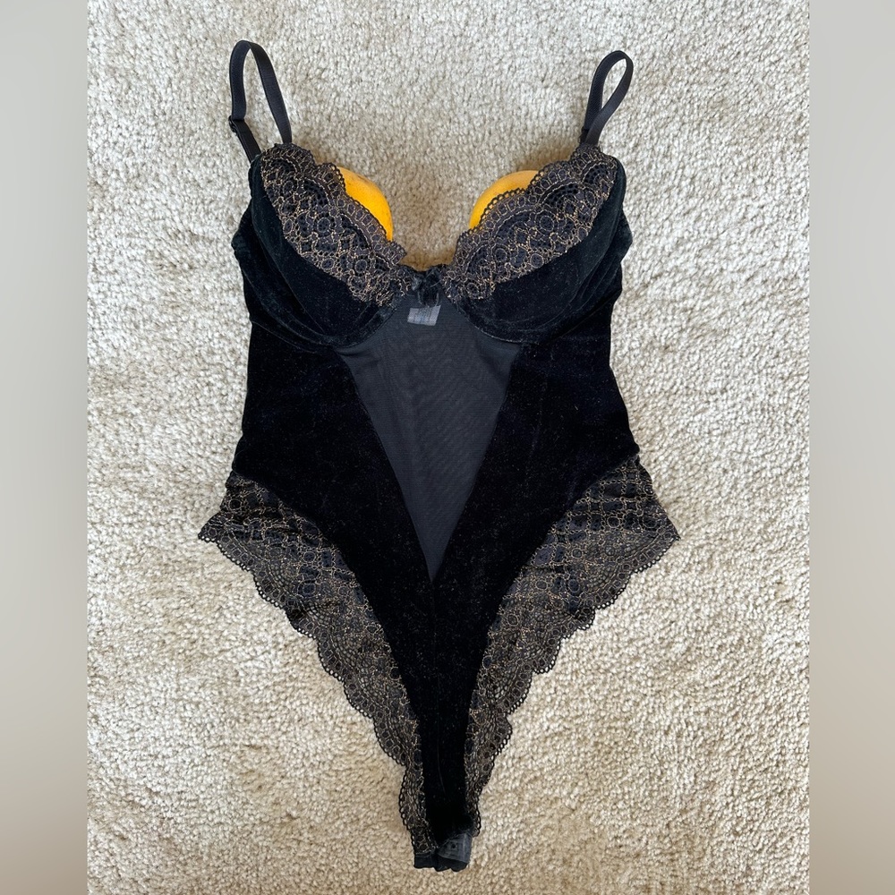 Victoria secret bodysuit 34 B